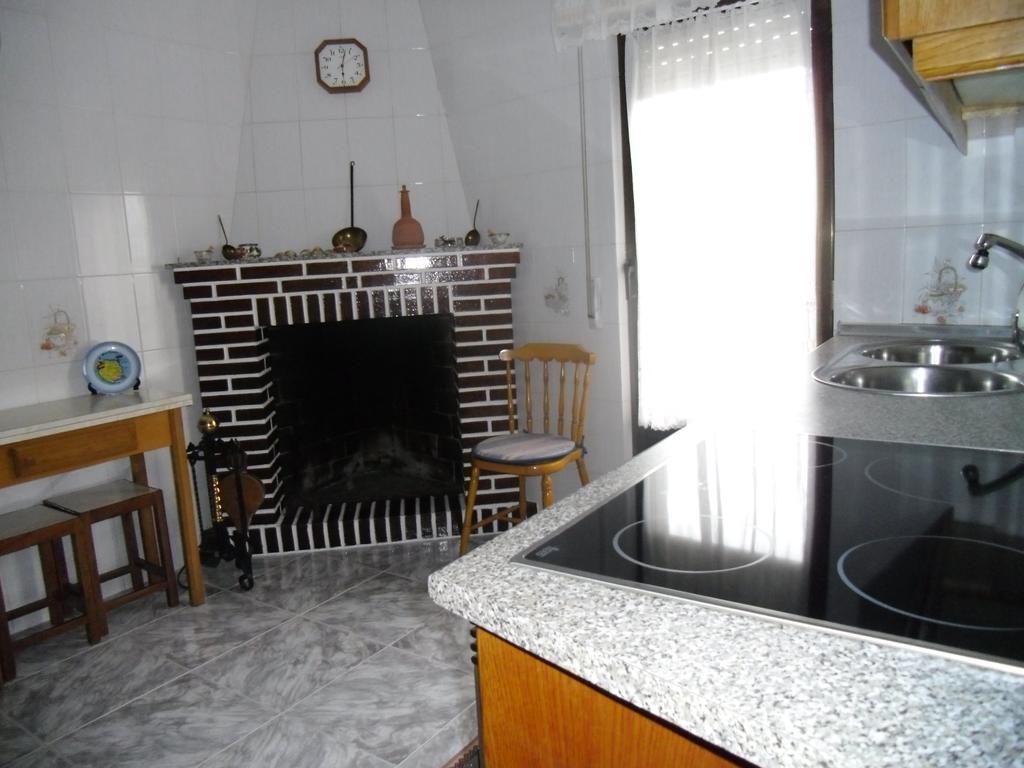 Casa Rural El Carrascal Valdefuentes de Sangusín Exteriör bild