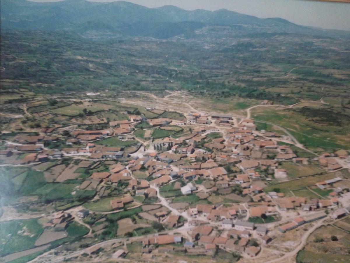 Casa Rural El Carrascal Valdefuentes de Sangusín Exteriör bild