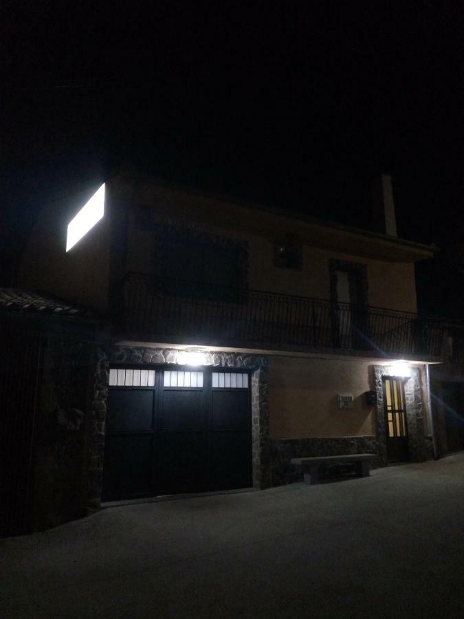 Casa Rural El Carrascal Valdefuentes de Sangusín Exteriör bild