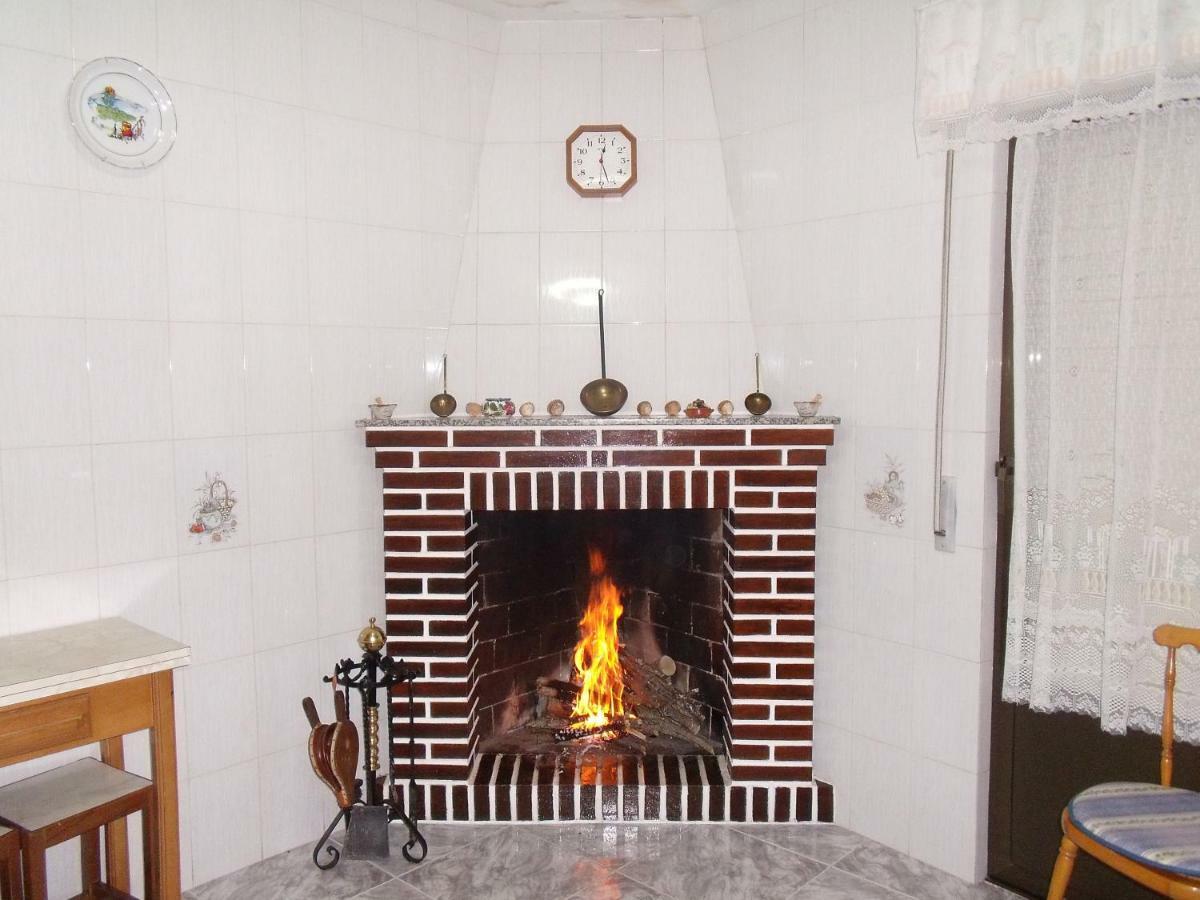 Casa Rural El Carrascal Valdefuentes de Sangusín Exteriör bild