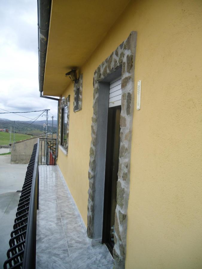 Casa Rural El Carrascal Valdefuentes de Sangusín Exteriör bild